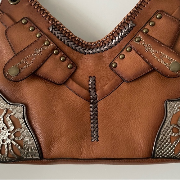 COLE HAAN G SERIES DETAILED WOMEN SHOULDER BAGS - Picture 3 of 6